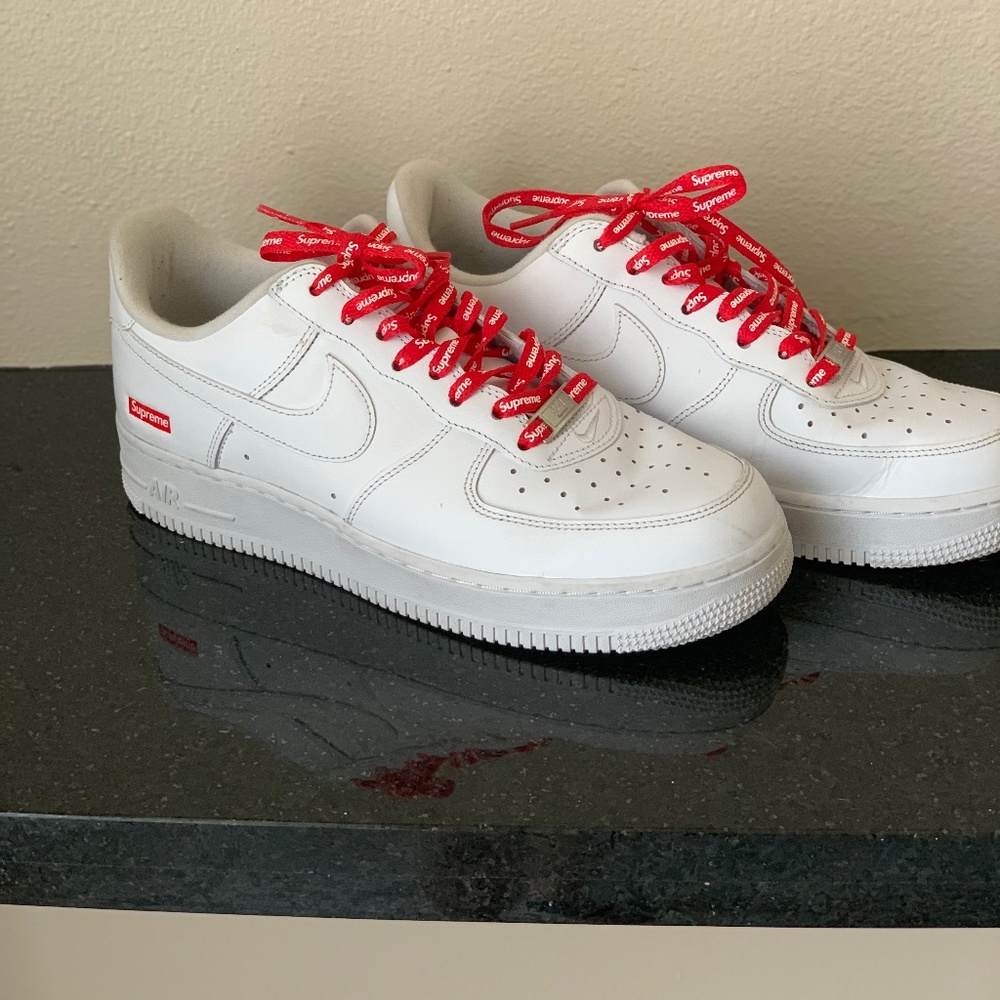 Supreme Nike Air Force 1 tennis shoes